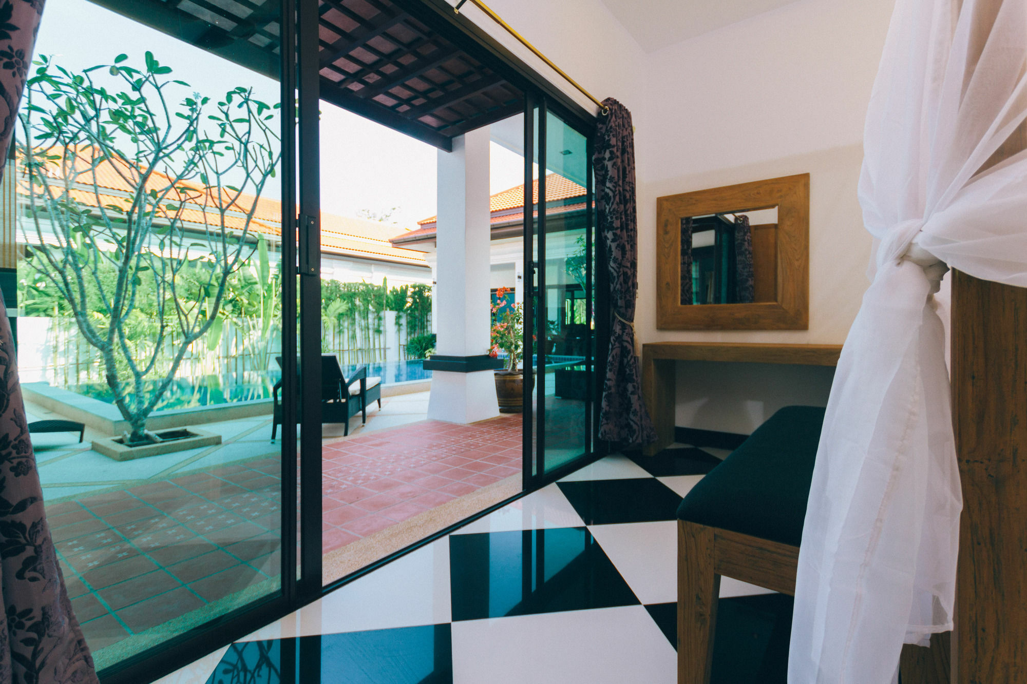 Jewels Villas Phuket Surin Beach  Zewnętrze zdjęcie