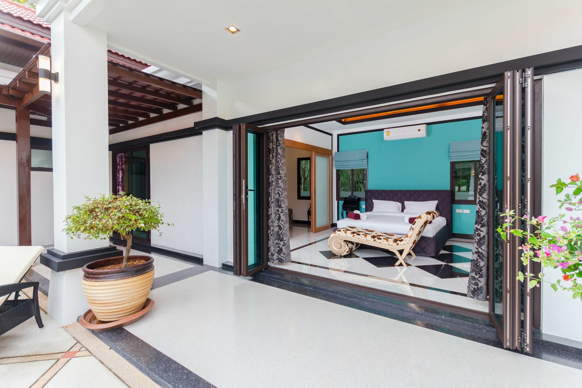 Jewels Villas Phuket Surin Beach  Zewnętrze zdjęcie